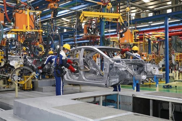 Le gouvernement lance la restructuration de l’économie en 2021-2025